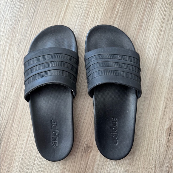 Adidas Classic Black Slides - Picture 1 of 1